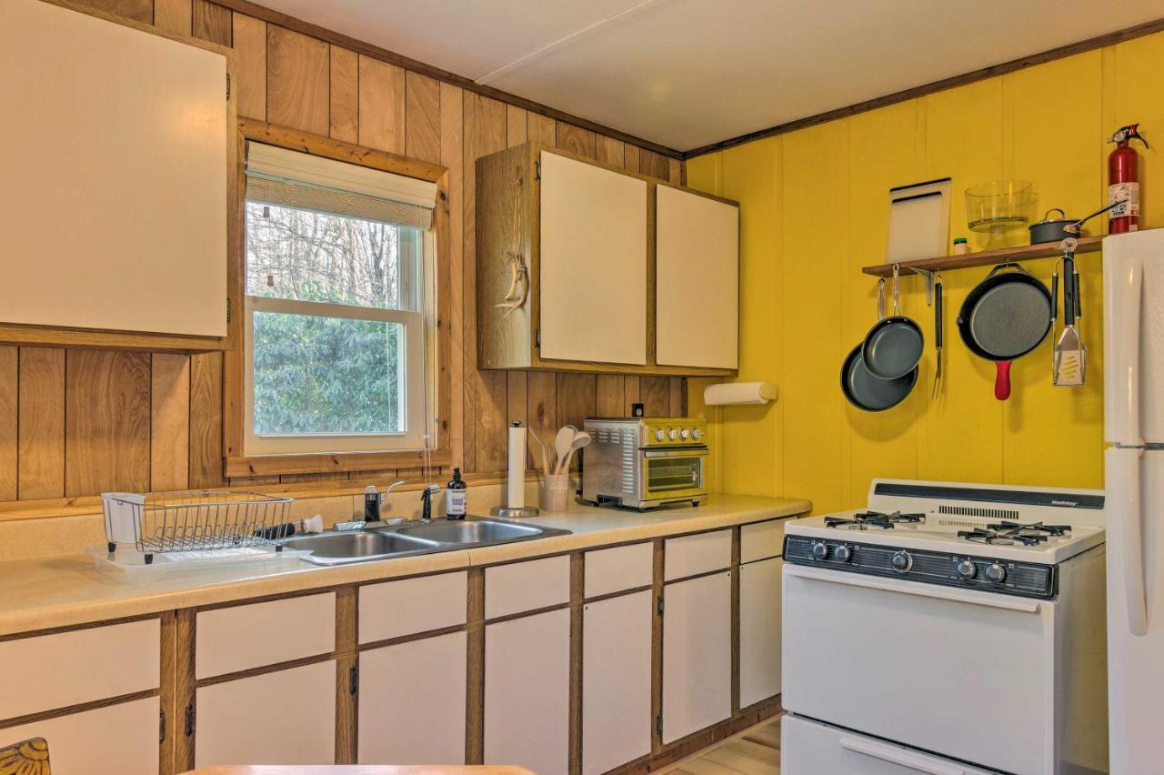 Peaceful Spruce Pine Cabin On 8 Acres With 2 Decks! エクステリア 写真