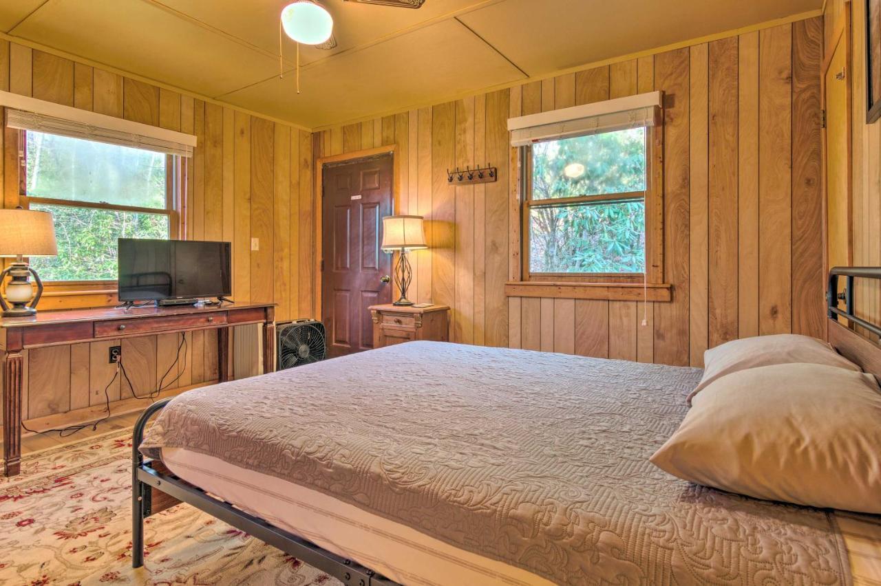 Peaceful Spruce Pine Cabin On 8 Acres With 2 Decks! エクステリア 写真