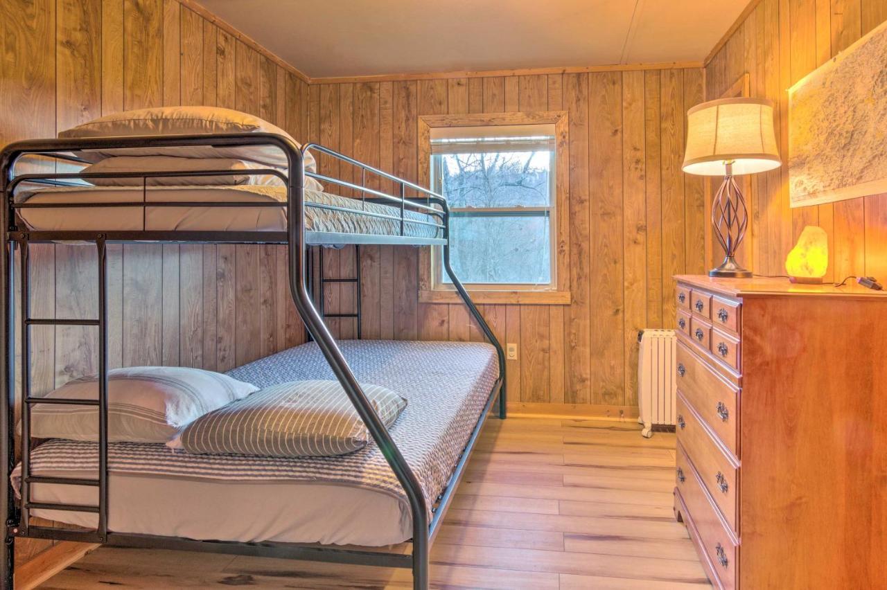 Peaceful Spruce Pine Cabin On 8 Acres With 2 Decks! エクステリア 写真